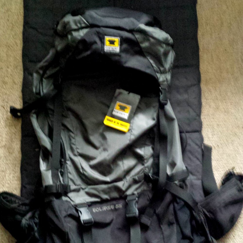 MOUNTAINSMITH ECLIPSE 55 Men's Backpack, Black